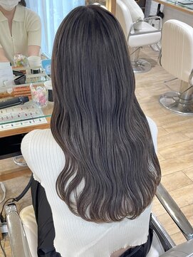 ネオリーブ チロル 横浜西口店(Neolive CiroL.) 赤み消しカラー 柔らかいマロンベージュ こなれミディ