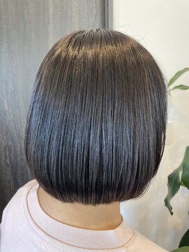 美容室 ジユウノメガミ(Jiyuno megami) 丸みツヤボブ