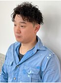 スパイラルパーマ　ツーブロックマッシュ　アップバング　30代