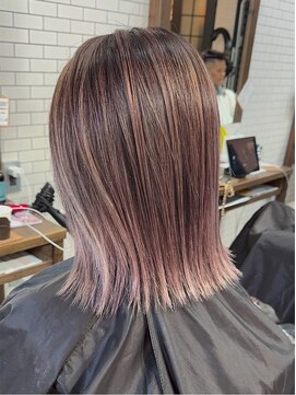 アミーゴ(AMIGO) ミディアムヘア バレイヤージュカラー 暖色カラー