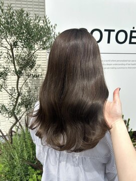 ソトエアンドマーブ 久喜店(SOTOE&marbb) 暗すぎないオリーブカラー