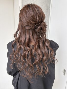 スタジオカラー(Studio Color) ハーフアップアレンジ