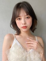 キリ 表参道(kyli)&nbsp;オリーブグレーくびれヘア黒髪サイドバング薄めバング艶感