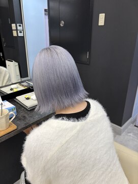 ホワイト 梅田(white) ホワイトシルバーアッシュ>