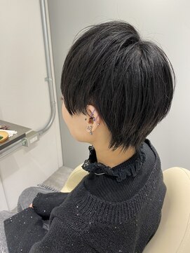 レヴリー(reverie) くびれショート ブルーブラック 心斎橋