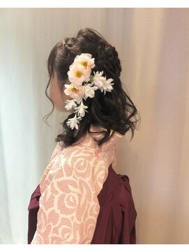 アイルビーヘア(I'll b hair) 【下北沢＊I'll b hair＊】袴に合うフラワー編み込みハ-フアップ