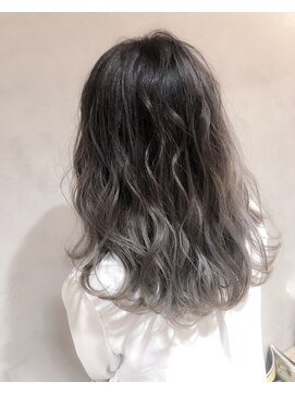 ジーナ(XENA) グレージュグラデーション