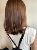 ハイトーンベージュにミディアムボブ