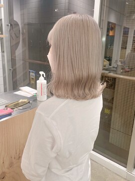 ミラ 新宿(MILA) シルキーベージュ/ミルクティーベージュ/ホワイトブロンド