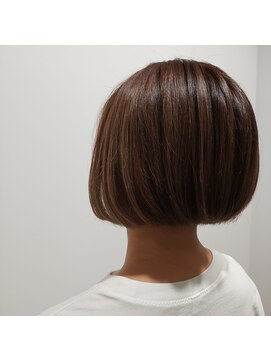 ファースト 泉中央店(first) ステップボーンカット/アースカラー/20代30代40代