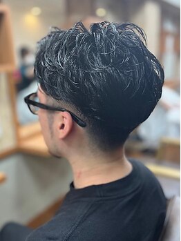 エレガンスの写真/スーツに映える大人ヘアスタイル＊仕事帰りに立ち寄れる好立地◎[メンズカット¥4400～（シャンプー込）]