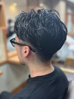 スーツに映える大人ヘアスタイル＊仕事帰りに立ち寄れる好立地◎[メンズカット￥3500～]働くメンズの味方！