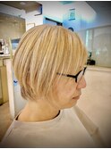 ショートボブ
