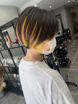 シャムオーツー 国分寺(CHAM:O2) インナーカラー/イエロー/ショートボブ