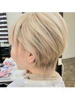 サロンドリールプリマ(Salon de RIRE prima) ショートボブ