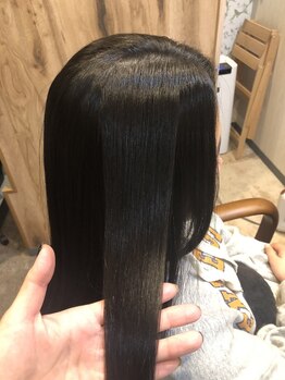 カミノマ(CAMINOMA)の写真/くっきりくせ毛もしっかり伸ばす！1人の美容師が初めから最後までしっかりと施術しいたます