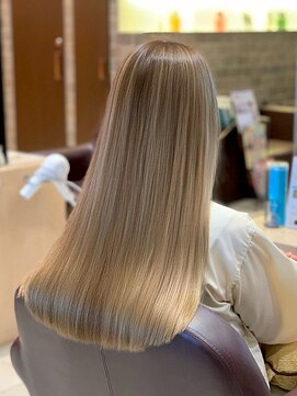 グランド ソシエ 御影店 ミルクティーベージュ×ロングストレート