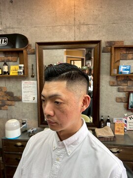アールズ ヘア(R's hair) MEN’S HAIR/サーフカール/刈り上げセンターパート/印西