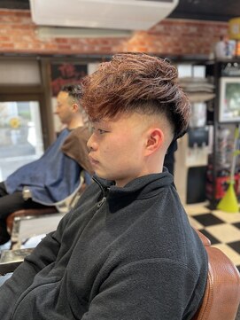 バーバースタイルクラブスリー(BARBER STYLE CLUB 3) ツイスパ　スキンフェード