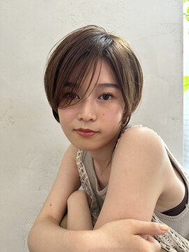 ジョエミバイアンアミ(joemi by Un ami) 【joemi】斜めバンググレージュカラーシルキーベージュ(小倉太郎