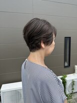 エム バイ ブローチェ(em by BROCHE)&nbsp;襟足スッキリショートスタイル