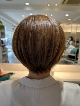 ヘアラウンジガガ(Hair Lounge GAGA) ショートボブ
