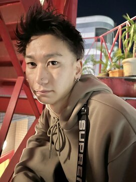 ロミーオム 本厚木(ROMMY. Homme) 刈り上げツーブロック短髪アップバングビジネスメンズヘア