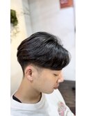 メンズナチュラルセンターパートニュアンスパーマ毛流れ重視