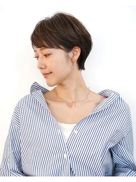 アイスバーグ(eyesburg) フェザーショートレイヤーショート耳掛けアッシュベージュ