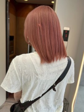 ロイオブジゼル(roi of GiseL) ミディアム ハイトーン ケアブリーチ ピンク ツヤ髪 10代20代