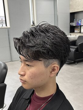 ガオプロデュースバイレボ(gao produced by revo) フェザーパーマフェザーショート毛流れビジネスパーマメンズヘア