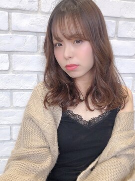 ラヴィエール(Laviere) リッジの効いたゆるふわミディアムスタイル