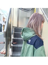 【point color】インナーカラー、毛先のポイントカラー、でアクセサリーのようなカラーを。