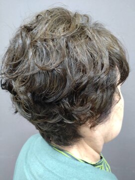 びび 住吉店 艶やかなパーマスタイル