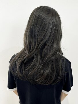 ミュゼプリュム(Musee plume) 赤み消し透明感ダークカラー