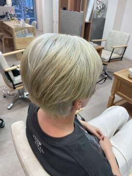 ロッコ 船橋駅(Rocco) 抜きっぱなしブロンド　ショートスタイル　船橋駅/船橋