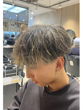 レボ 片町店(Revo) マッシュ×金メッシュ