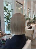 切りっぱなし外はねボブ