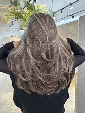 メリー オオサカ(Merly Osaka) ハイライト×レイヤーカット