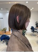 オリーブベージュ