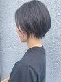 マウ リノ(Mau-Lino) シンプルなショートヘアでも少しエッジを効かせた色遊びも◎