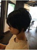 黒髪シンプル大人ショート