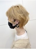 ○デザインカラー×耳かけハイトーンショート
