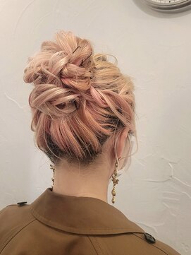 エフェ(effet) ハイトーンが可愛い☆ラフおだんごヘア