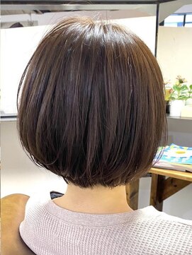 カミケン 方木田店(kamiken.) ふんわり上品きれい大人ショート美髪ツヤ髪【カミケン方木田店】