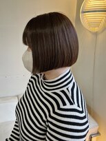 タヴィ(Tavi) 前下がりボブヘアのミニボブスタイル/コンパクトボブ/ボブカット