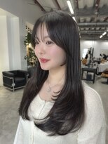 ソピ バイ インビテーション(sopi by invitation) シースルーバング ロングレイヤーレイヤーカット オリーブカラー