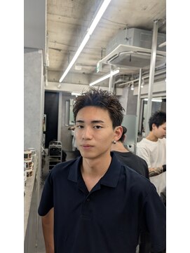 クロムトウキョウ ザ バーバー ネオン 新宿店(CHROM TOKYO the Barber ne/on) スパイキーショート