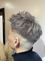 レヴィーヘアー(Revie hair)&nbsp;フェード　ホワイトシルバー