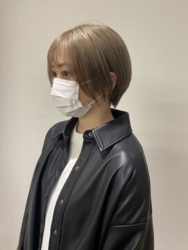 レフ(LEF) ベージュ／ハイトーン／ショート